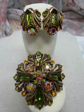 Vintage Florenza signed  Green and Gold Brooch and Earring Set